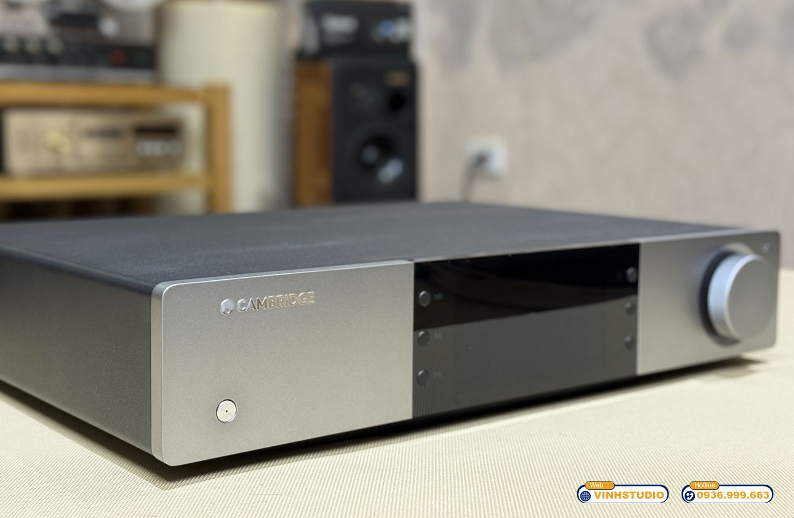 Mặt trước DAC Streamer nhạc số Cambridge Audio EXN100