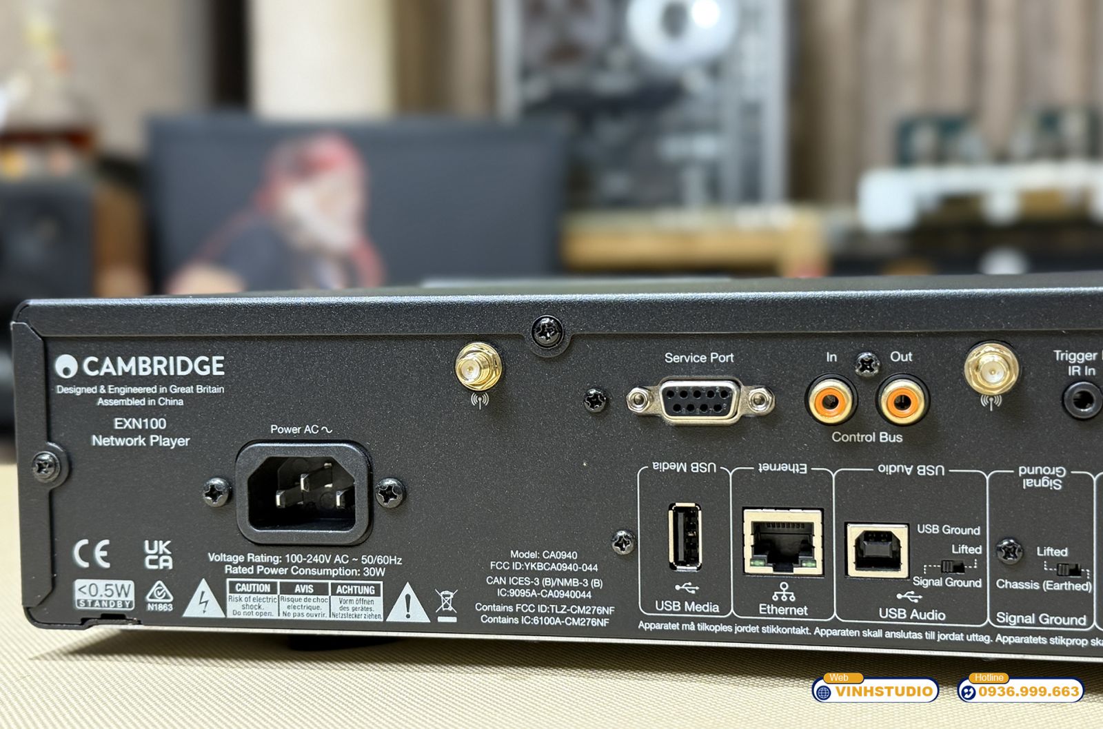 Mặt sau DAC Streamer nhạc số Cambridge Audio EXN100